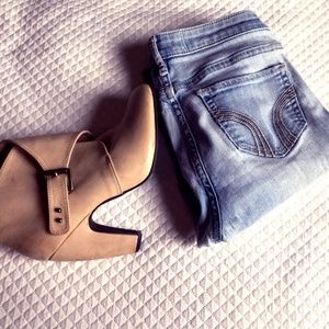 Fab! Light tan Booties